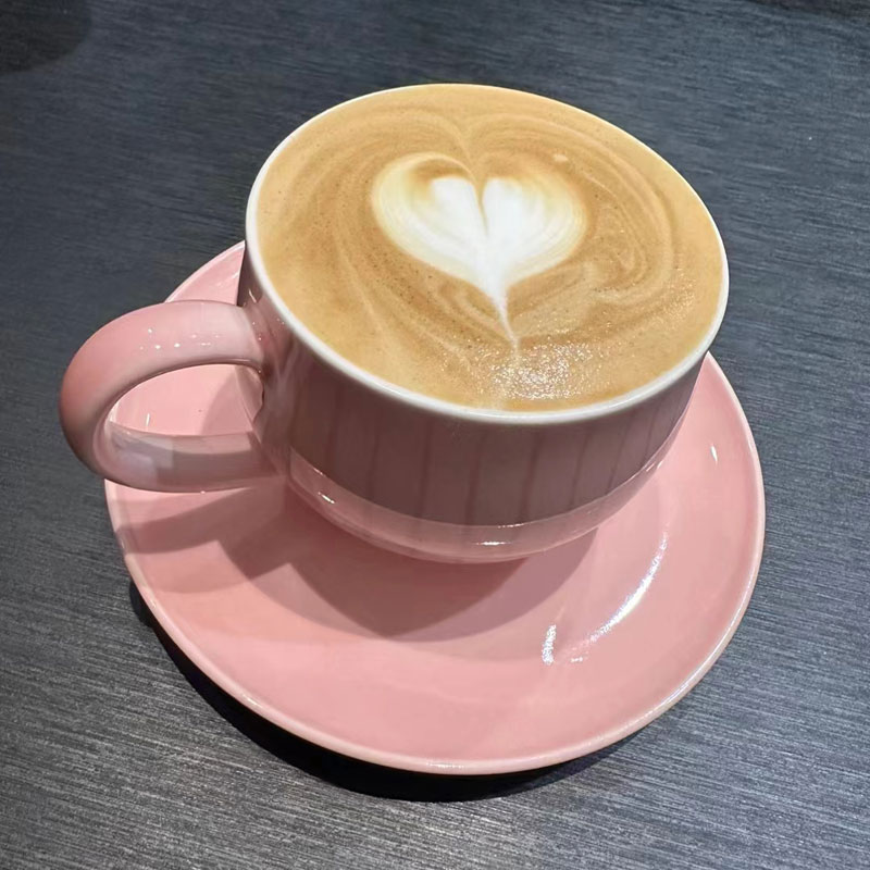 Wanneer swart koffie met nie-suiwelroomer gepaar word, wat is die optimale hoeveelheid om die beste geurbalans te bereik?